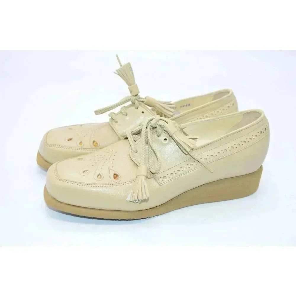 P. W. Minor Orthopedic Beige Lace Up Comfort Shoe